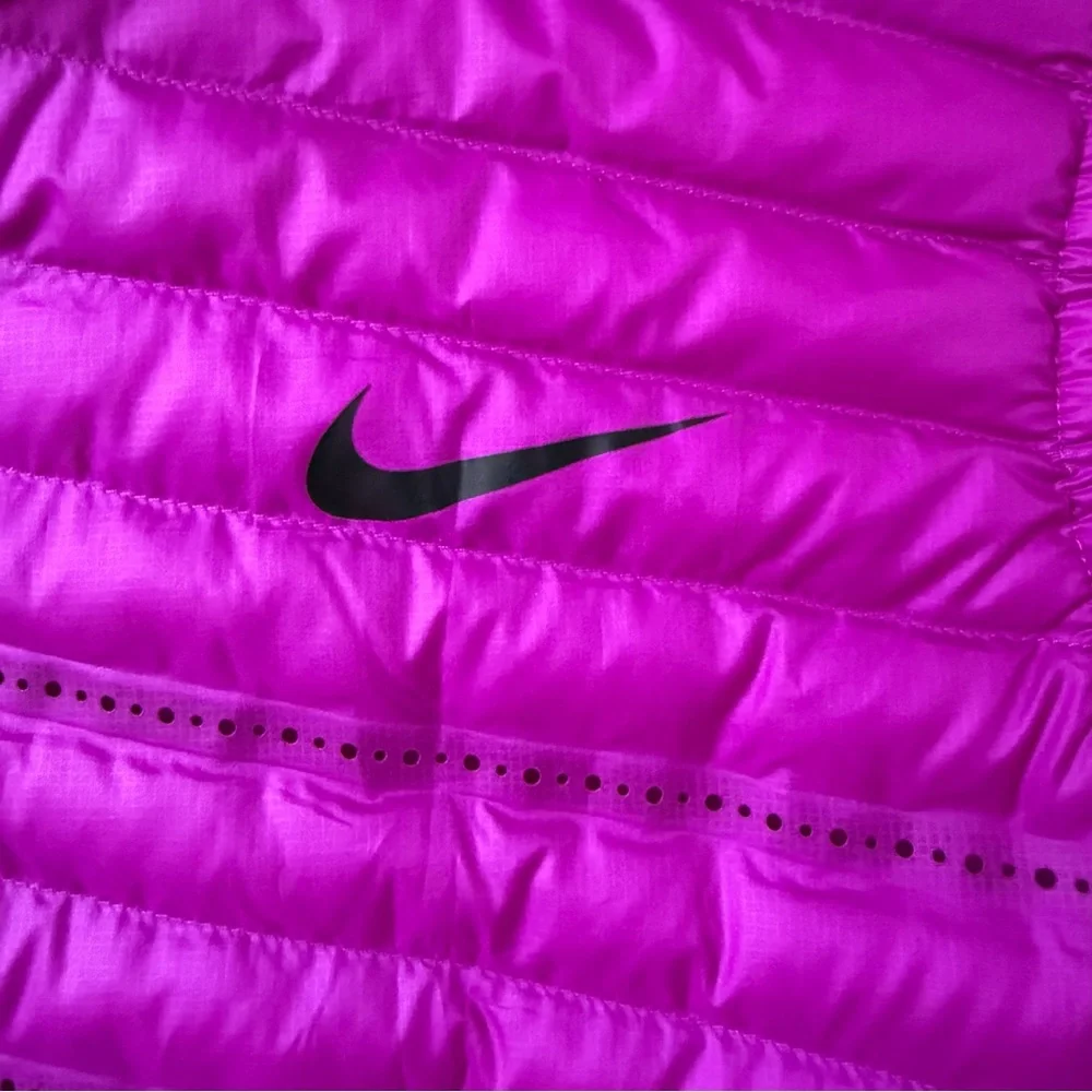 Nike AeroLoft Fushia Golf Vest Women’s Size L - Picture 10 of 10